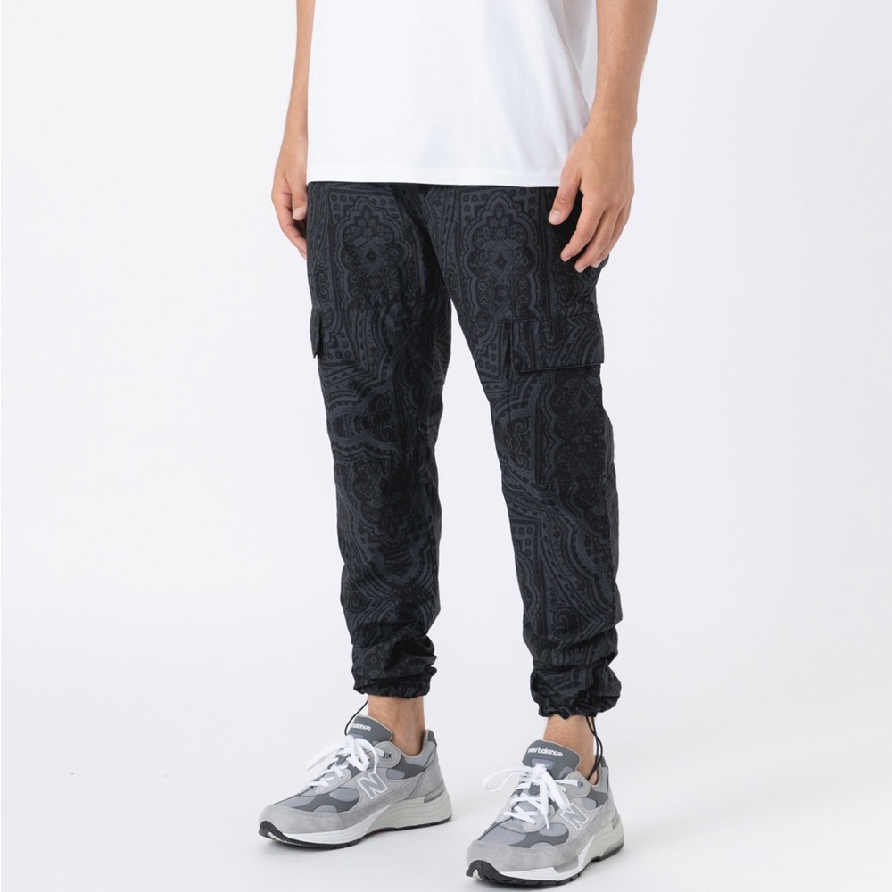 ZANEROBE Jumpa Organic Cotton Cargo Pants in Dark Grey/Black